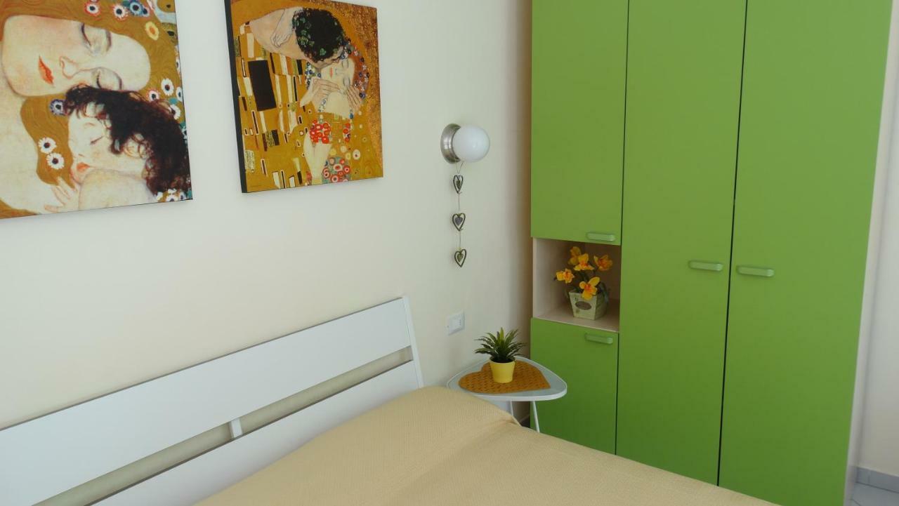 Lusso Accessibile E Servizi เลริชี ภายนอก รูปภาพ