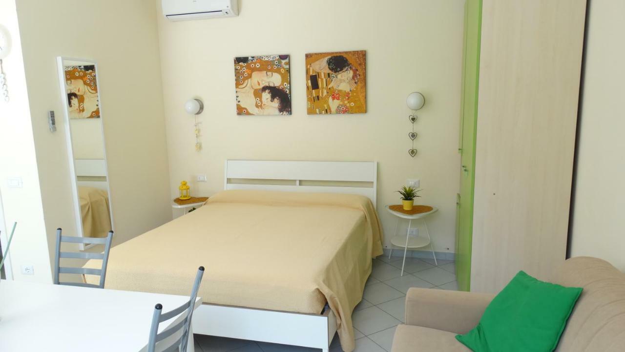 Lusso Accessibile E Servizi เลริชี ภายนอก รูปภาพ